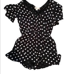 NWOT band of gypsies polka dot flutter sleeve romper‎ size small